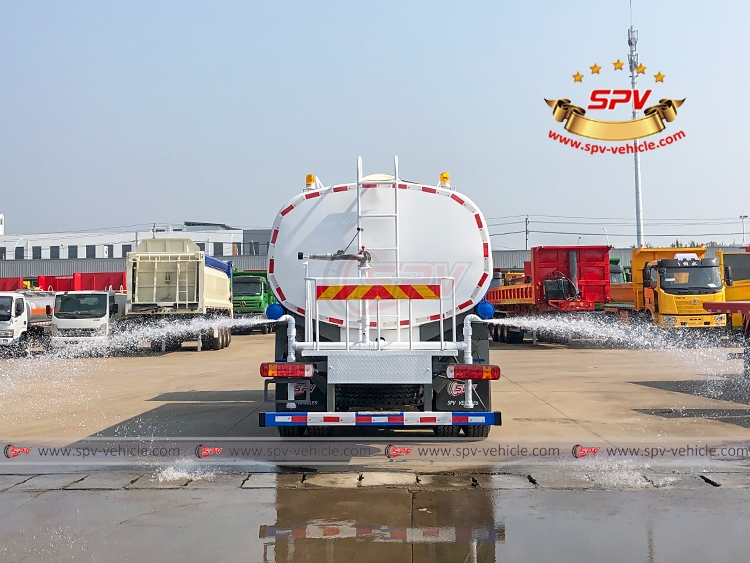 20,000 Litres Water Spraying Truck Sinotruk - Side Spraying